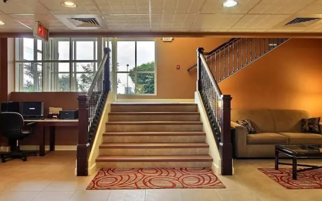 Comfort Inn West
