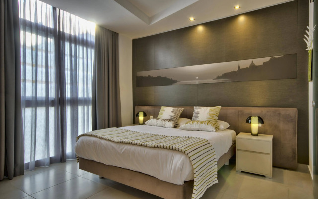 Jules Suites