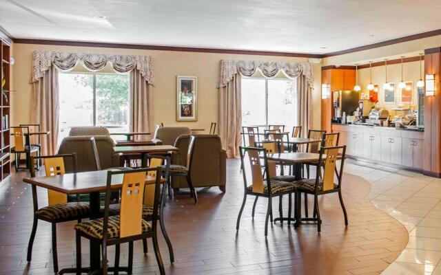 Comfort Suites Southport In Indianapolis United States Of America