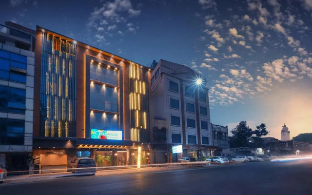 Nest By TreeHouse Stamp Amritsar