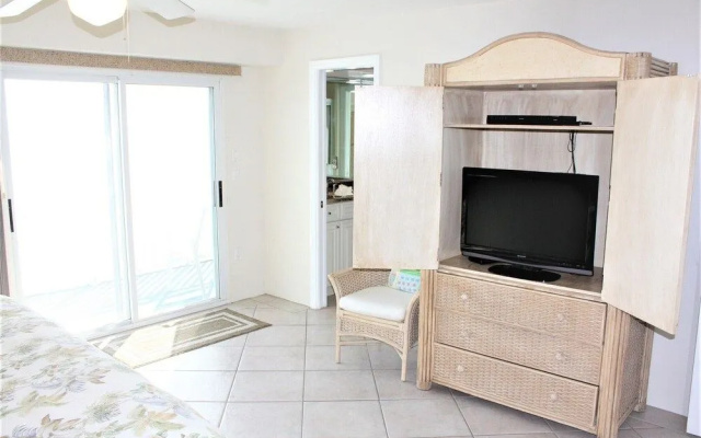 Jamaica Royale 802 - 2 Br Condo