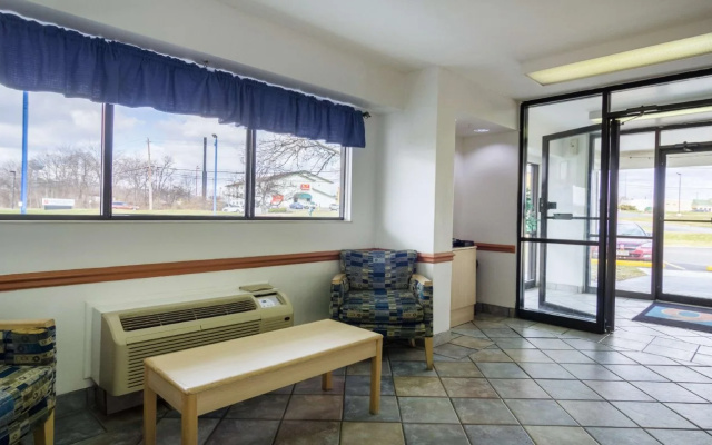 Motel 6 Akron