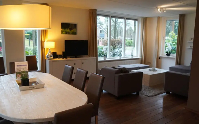 Spacious Villa in Hoenderloo