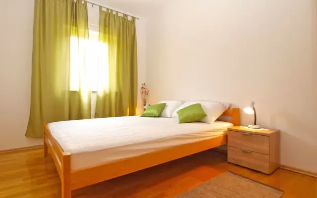 Apartment 1573