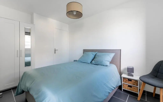 Appt Lumineux - Avec Balcon a 400m de la Plage