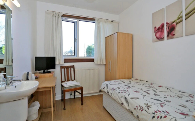 Lindhome Guest House Bed Breakfast