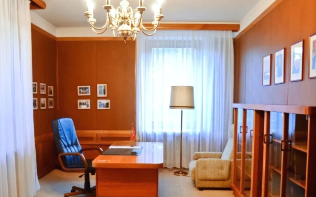 Auska Hotel