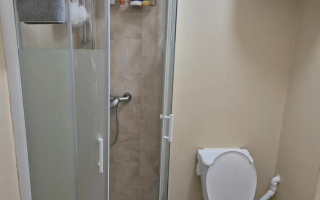 17b DB Airbnb