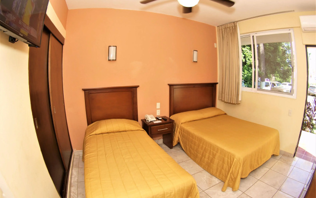 Hotel Las Jacarandas