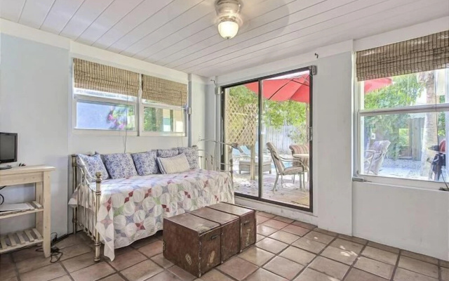 Salty Bungalow Tortuga