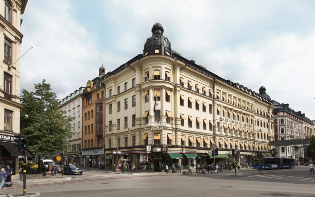 Elite Hotel Adlon вид на фасад