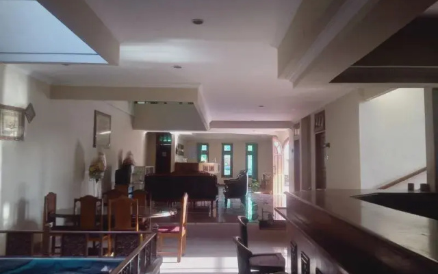 Wisma Atma Bhakti Near Solo Square Mitra RedDoorz