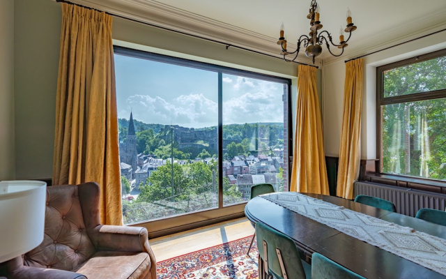 Elegant Castle for 19 Guests