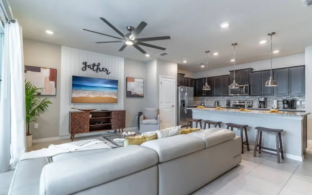 886 Windsor Island