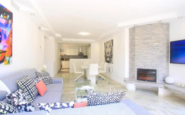 1093 modern beach apartment , huge terrace , bbq