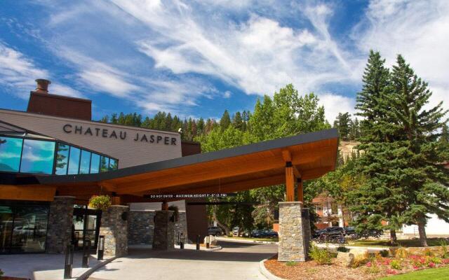 Отель Chateau Jasper вид на фасад