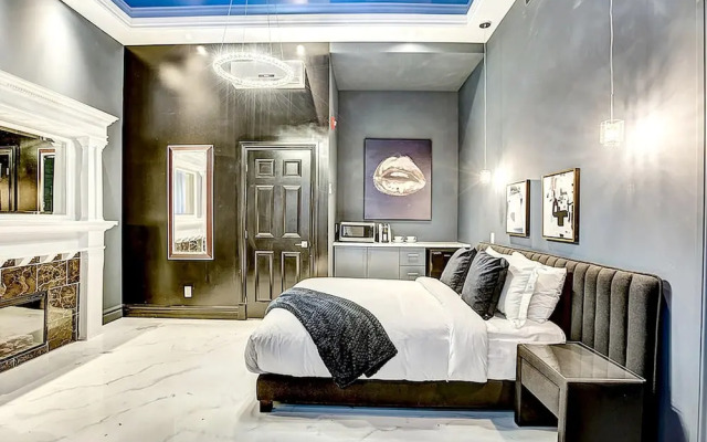 Studio in Ville-marie, Montréal, With Furnished Garden and Wifi
