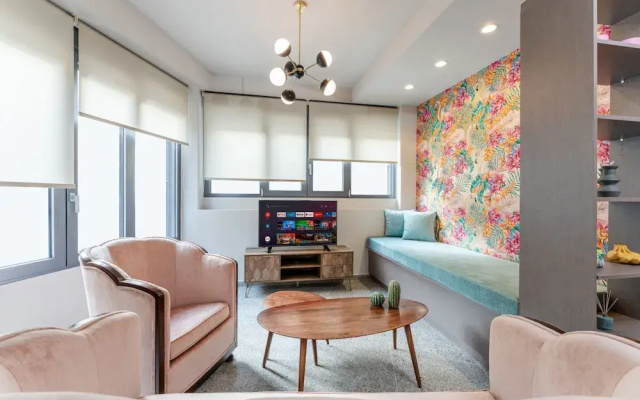 Acropolis Pop Art Apartment