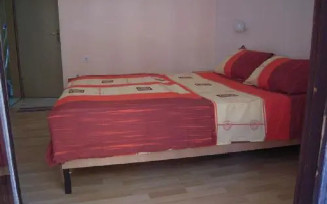 Lile Pestani Accommodation