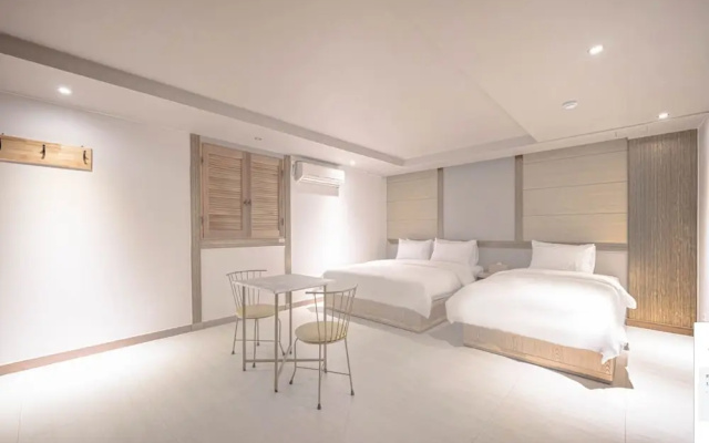 Zzam Hotel