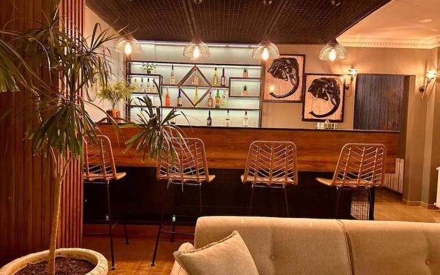 Lopera Beach Hotel