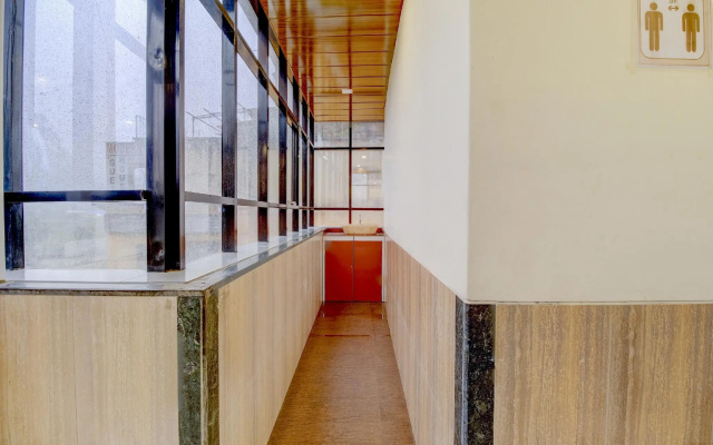 OYO 75839 Hotel Rex Plaza