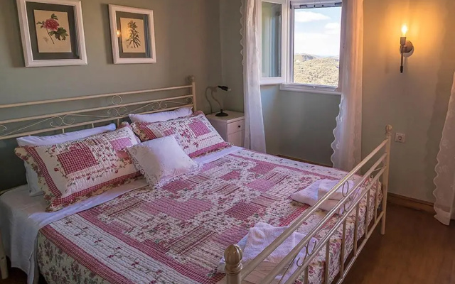 Castelli Cottage