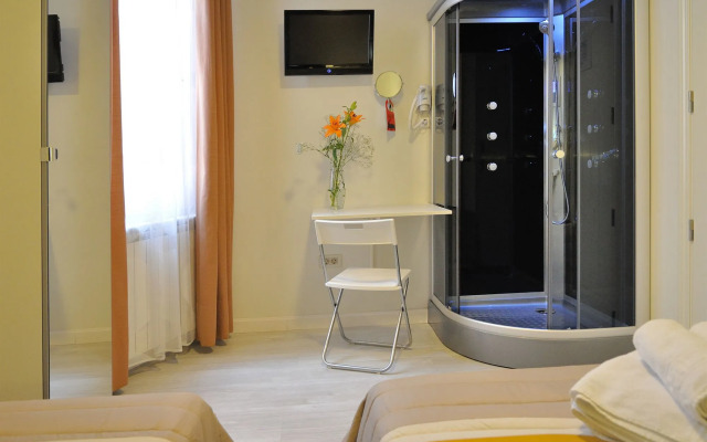 Hostal Far Home Plaza Mayor