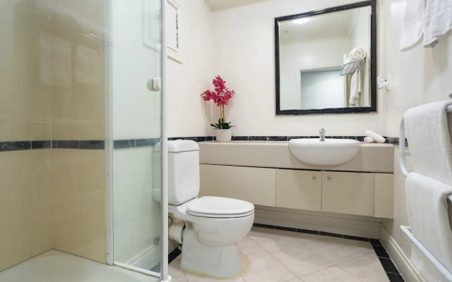 Toodle's Stylish stay on Queen Street