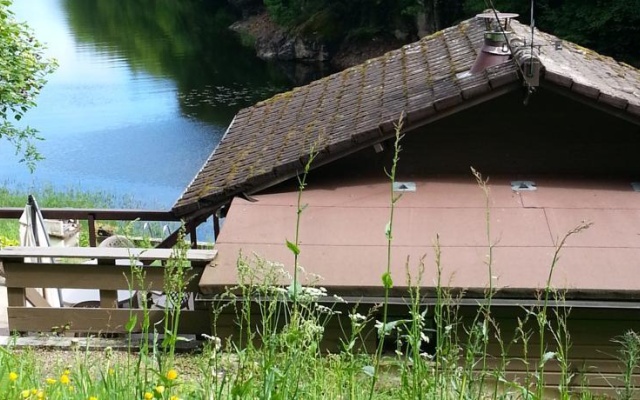 Lakeside cabin Lac de chaumecon