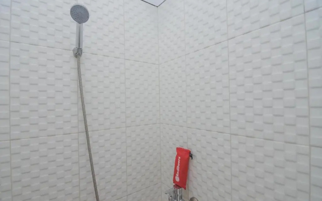 RedDoorz Plus near Alun Alun Kuningan