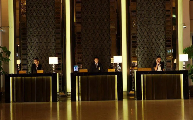 Holiday Palace Resort & Casino
