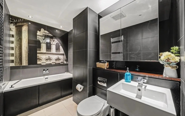 Stylish and Central City Apt With 2 Bathrooms