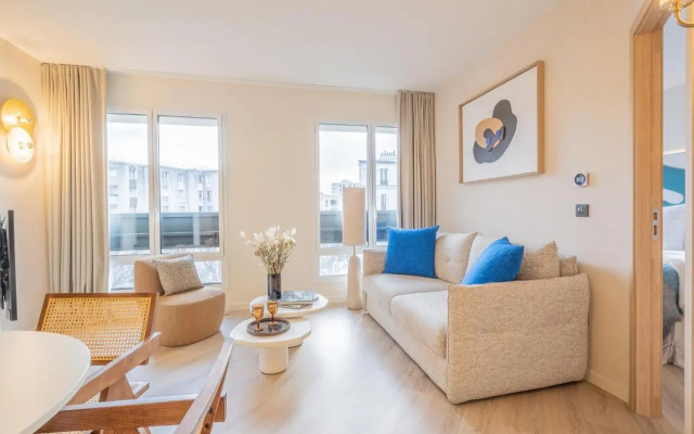 Yuna Porte Maillot - ApartHotel