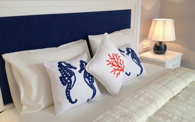 Lola 38 Hotel Турция, Фоча - отзывы, цены и фото номеров - забронировать отель Lola 38 Hotel онлайн вид на фасад
