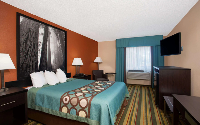 Super 8 by Wyndham Chico