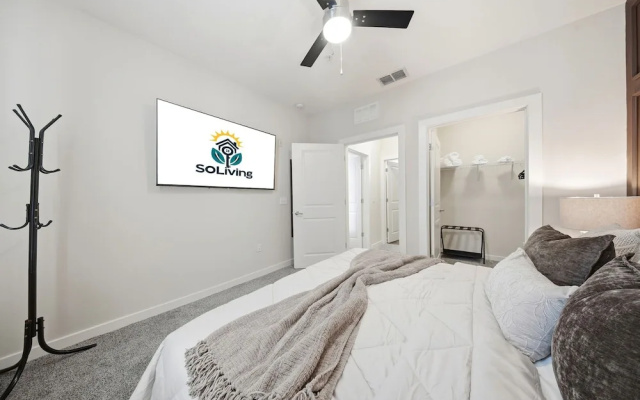 Modern 2BR w Pool Pet-friendly Unit 21
