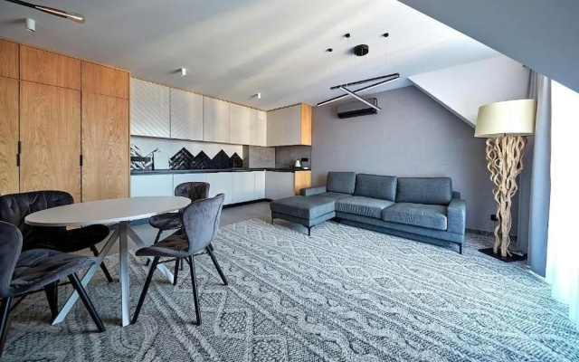 Tatra Square Apartments