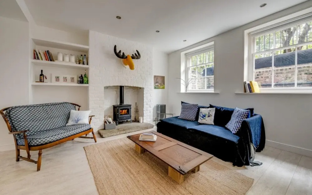 Spectacular 4BR Townhouse in Georgian Quarter, free parking