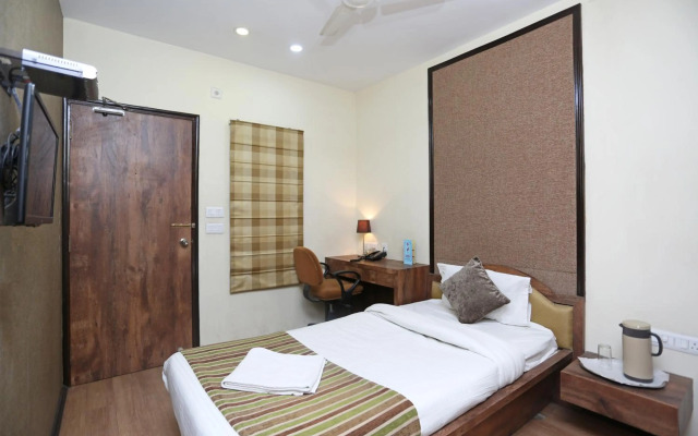 Hotel Rushabh Home