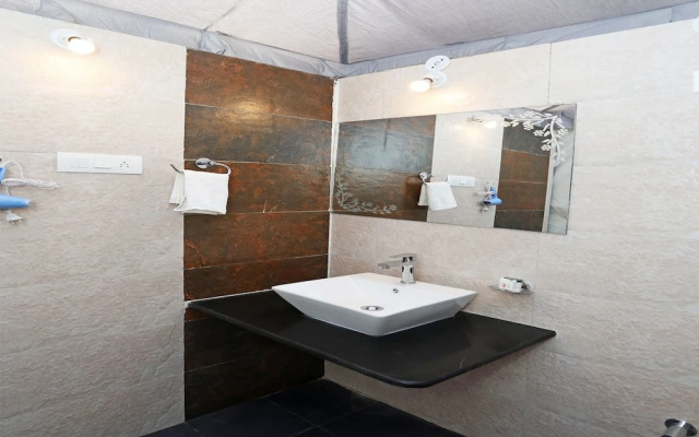 OYO 10684 Kishan Camps Resort