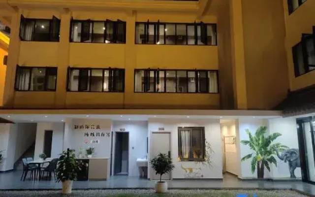 Yunmuxi Hotel (Nanla River Starry Night Market Branch)