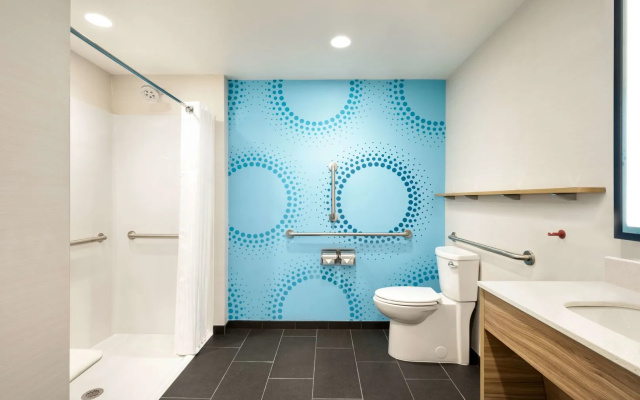 Tru by Hilton Cedar Rapids Westdale