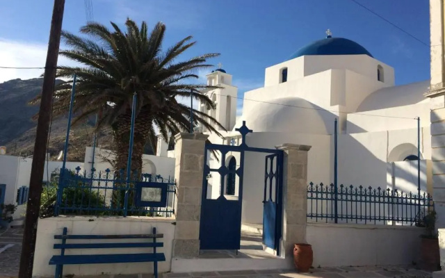 Serifos 1890 cliff house