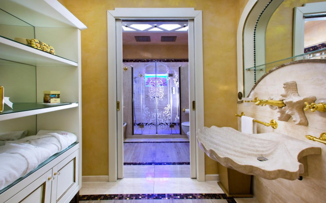 Vip's Motel Luxury Accommodation & Spa