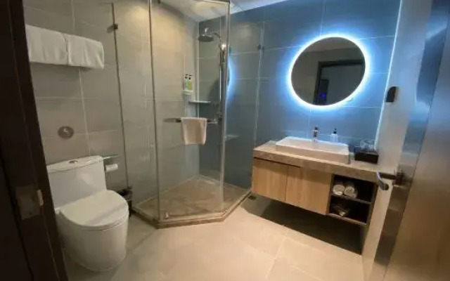 Homeinn (Xuzhou Feng County Zhongyang Avenue Wuyue Plaza Store)