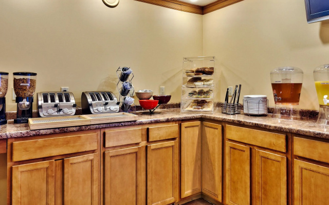 Casco Bay Hotel Portland Airport - Maine Mall, an Ascend Collection Hotel