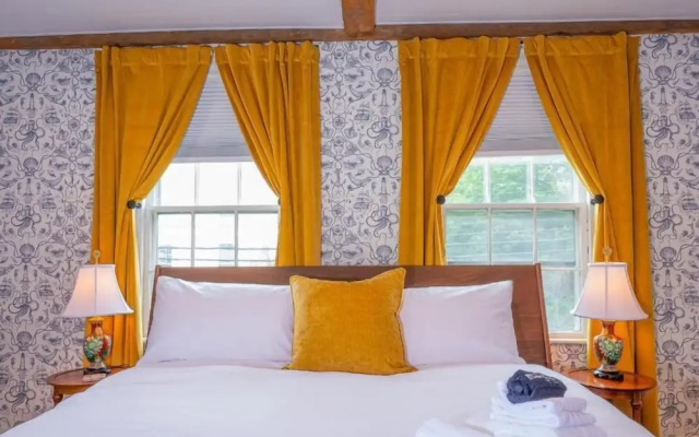 Sally Webster Inn
