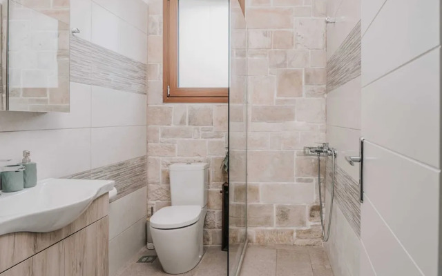 Guince House by All About Paxos