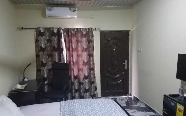 Bright Hotel & Suites